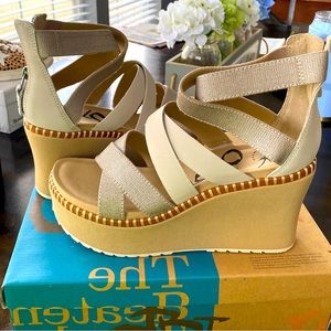 Brand New Women’s Sz 11 Off The Beaten Path Pavilion wedge sandals